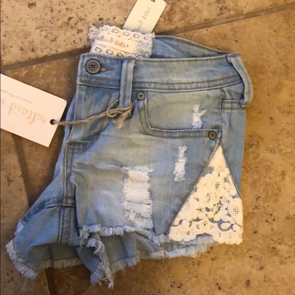 ❌sold❌ festival Boho Lace jean shorts 💕 - Picture 6 of 7